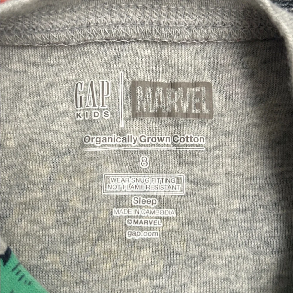 Gap Boys Organic Cotton Marvel Superhero Pajamas, Size 8